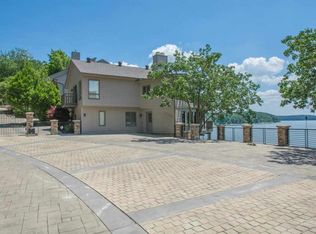 1810 E Waters Edge Dr, Bloomington, IN 47401