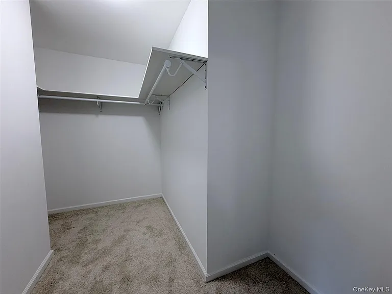 102 Pulaski Rd — Photo 24