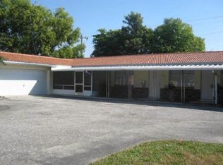 2203 SE 15th Pl, Cape Coral, FL 33990