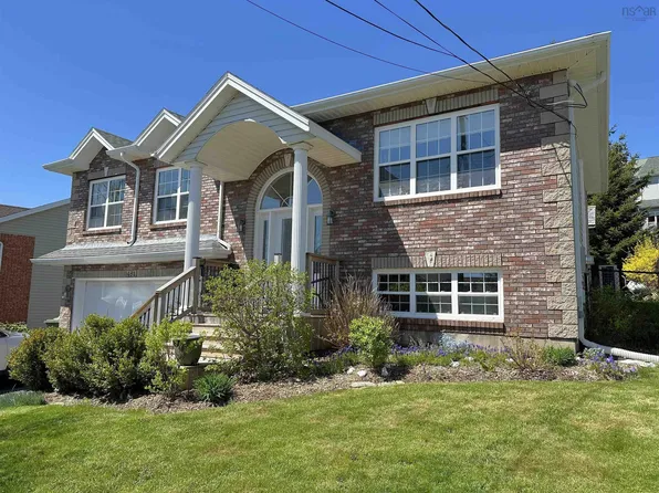 481 Portland Hills Dr, Dartmouth, NS B2W 6P1