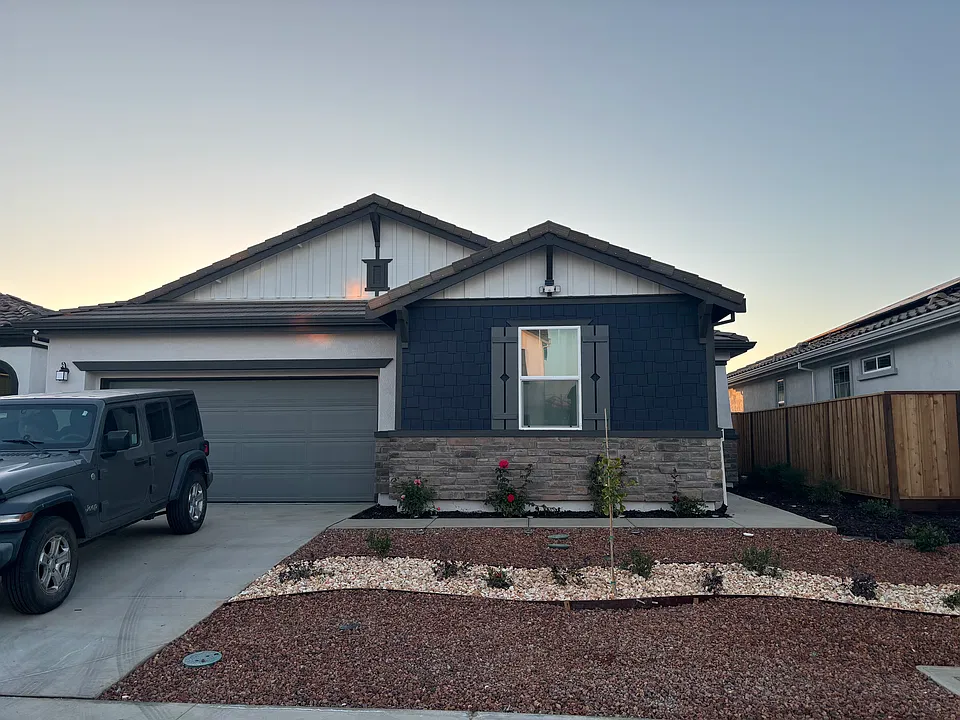 10148 Ludmila Way