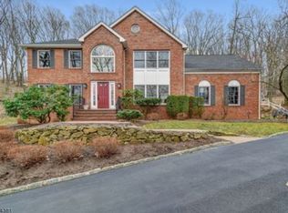 28 Mountainside Dr, Morristown, NJ 07960