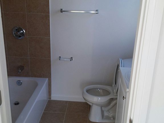 3rd image of 15555 Blaine Ave