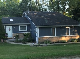 9475 Rustic Cir, White Lake, MI