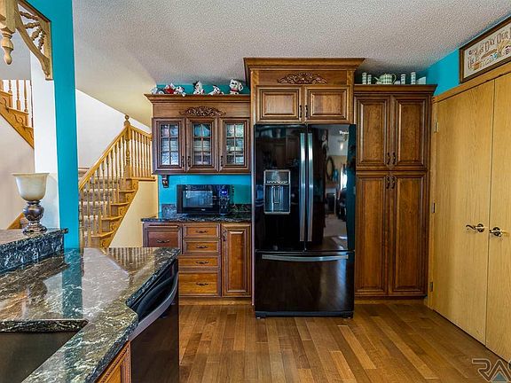 5th image of 27195 Pine Cir