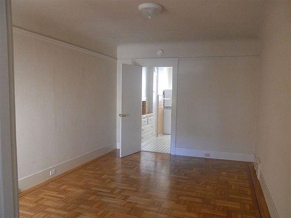 4th image of 1463 45th Ave
