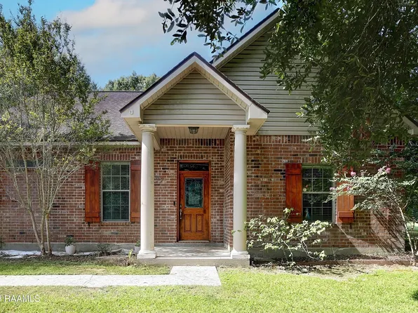 207 Craftsman Rd, Carencro, LA 70520