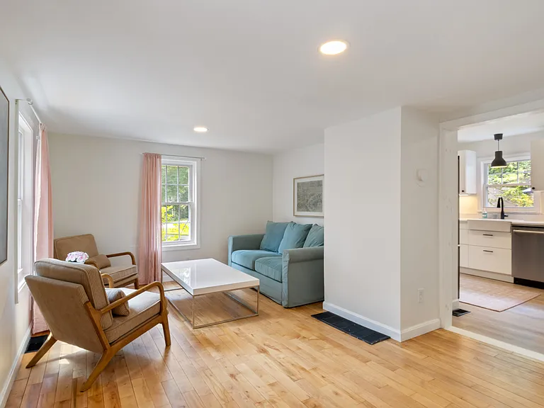 122 Alewive Rd — Photo 11