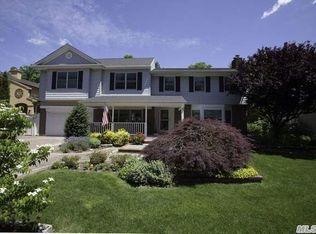 25 Hillside Rd, Farmingdale, NY 11735