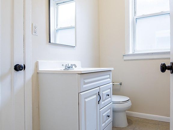 4th image of 2334 N Sacramento Ave APT 2