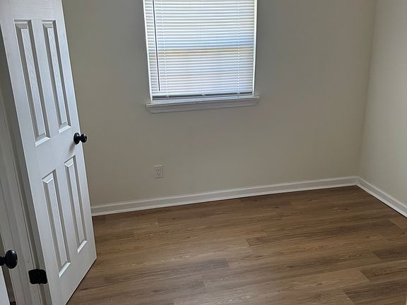 3rd image of 312 Damone Ave