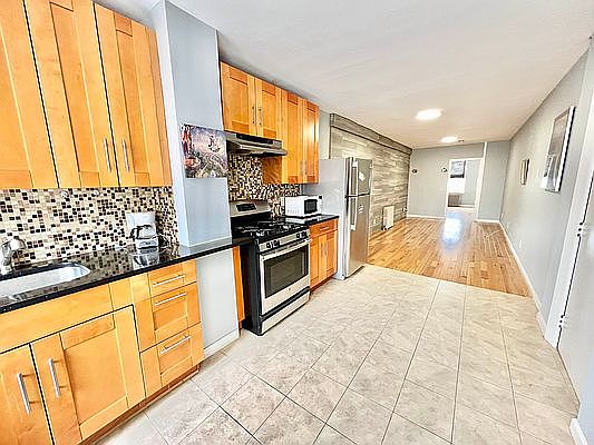 1st image of 21-01 Steinway St #3R