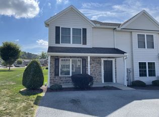 121 Cedarwood Dr, Denver, PA 17517