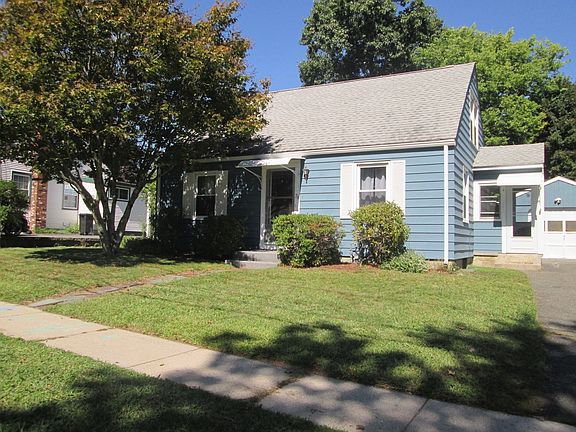2nd image of 76 Surrey Rd