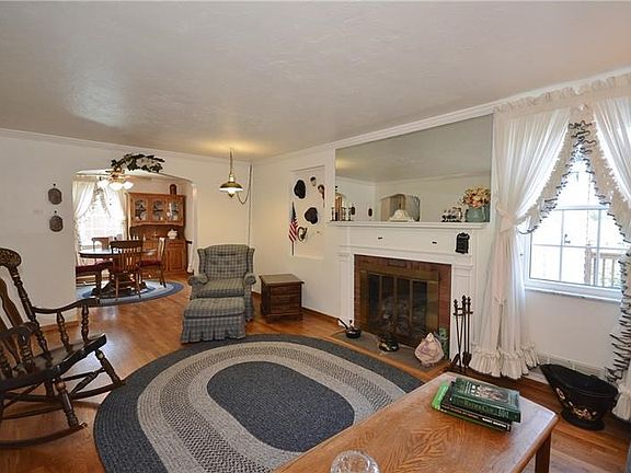 3rd image of 5244 Orchard Hill Dr