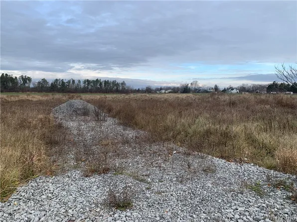 438 Westwood Rd #42, Lancaster, NY 14086