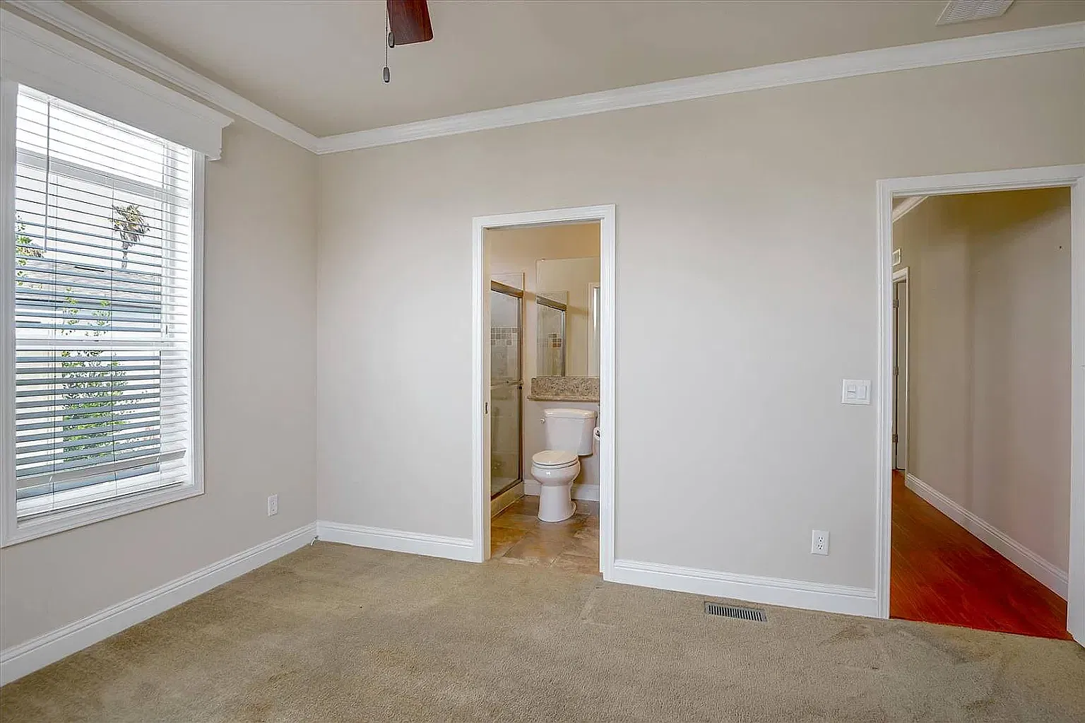 1 bed, 2.5 bath, 1750 sqft, $1,600 — Photo 2