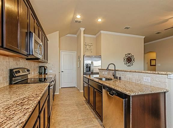 3rd image of 11608 Summer Springs Dr