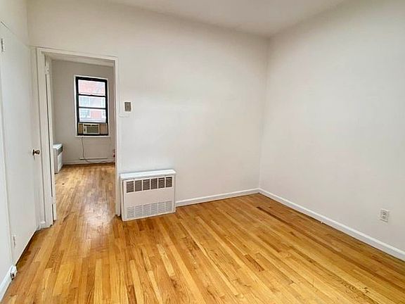 3rd image of 352 E 89th St APT 4B