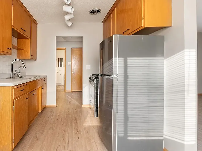 3407 Harriet — Photo 3