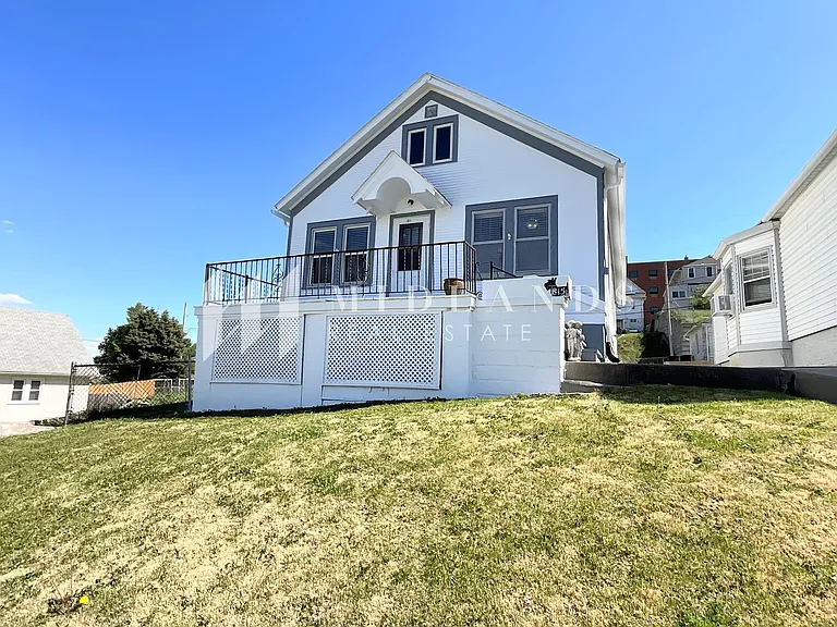 815 Pierce St — Photo 1