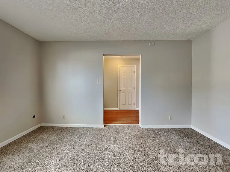 2001 Kim Way — Photo 3