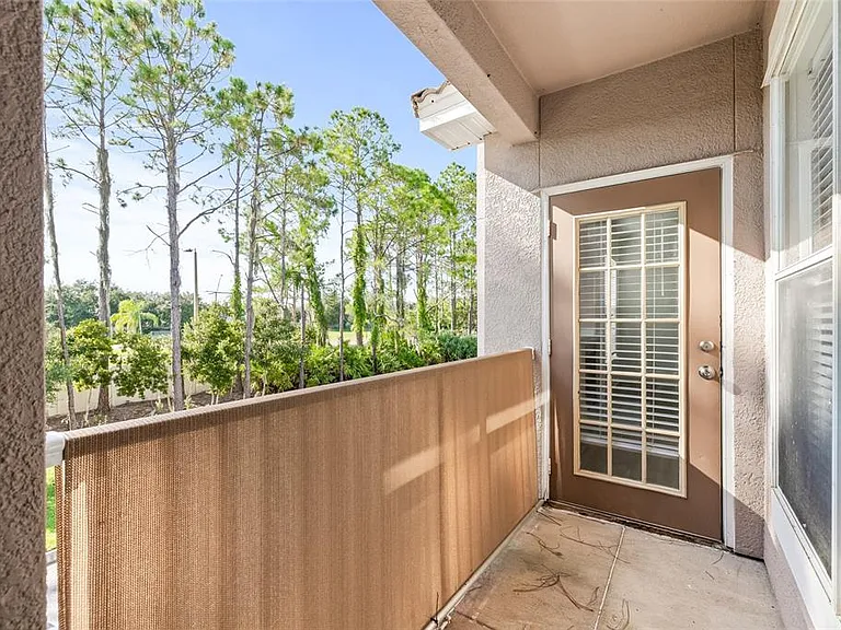 18006 Villa Creek Dr — Photo 32