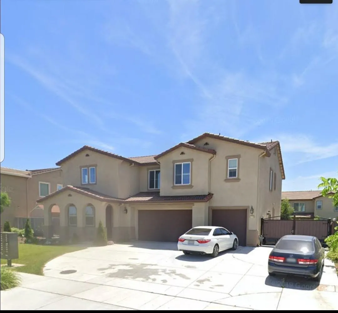 1770 W Woodward Ave photo 1