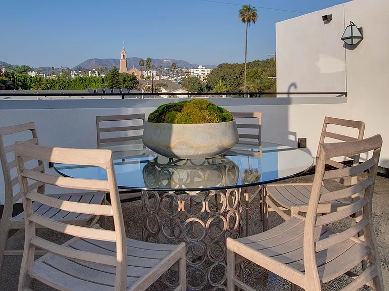 1256 N Las Palmas Ave #8 — Photo 28