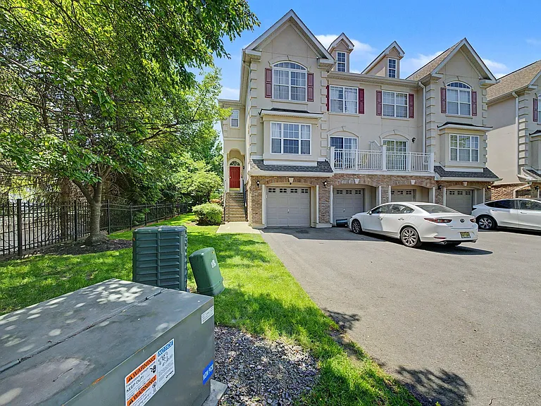 180 Blue Heron Dr #180 — Photo 30