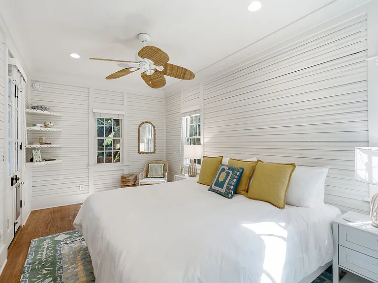 2424 Middle St — Photo 30