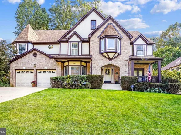 12607 Lake Normandy Ln, Fairfax, VA 22030