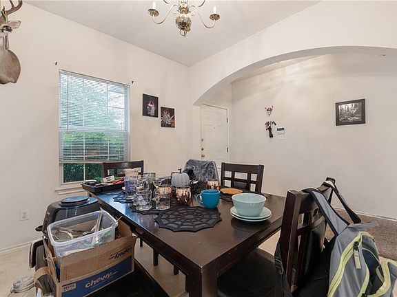 4th image of 141 N Maplewood Ave