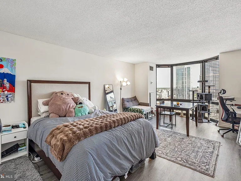 2020 Walnut St #28A — Photo 1