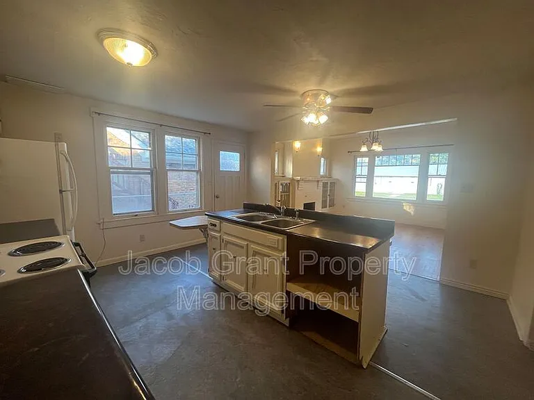1298 Idaho Ave #1 — Photo 5