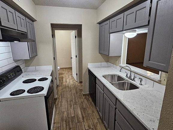 5th image of 5520 Lewis Ct