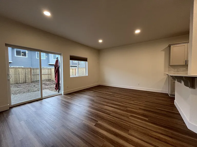 2875 S Magnolia Dr — Photo 17