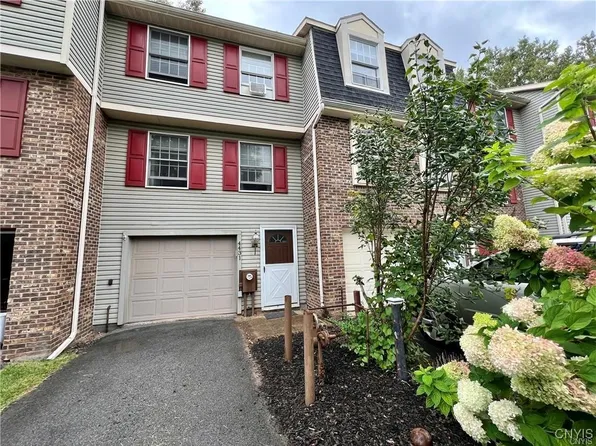 4431 Heritage Dr, Liverpool, NY 13090