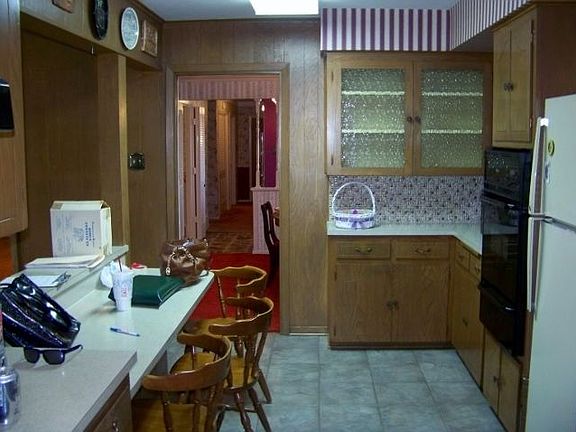 3rd image of 3009 Oakdale Dr