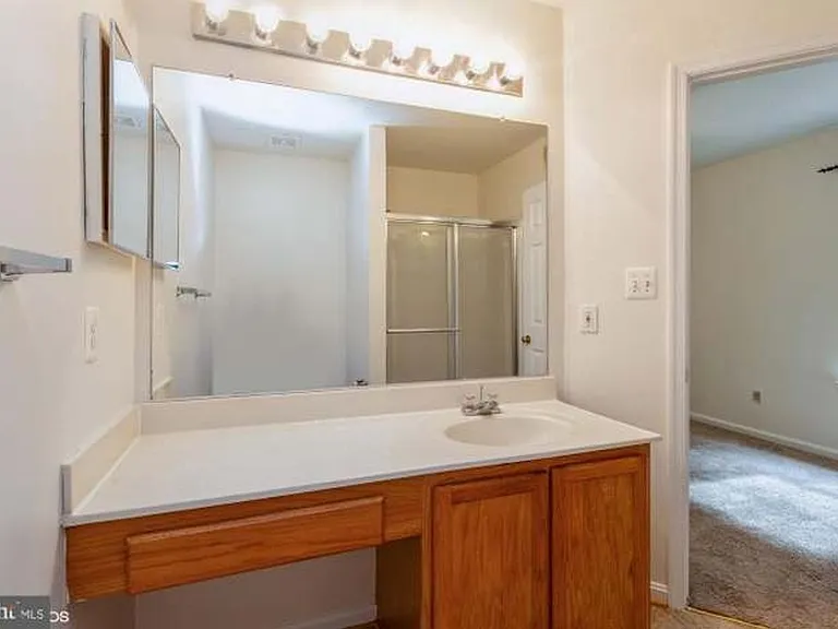 7836 Canter Ct — Photo 14