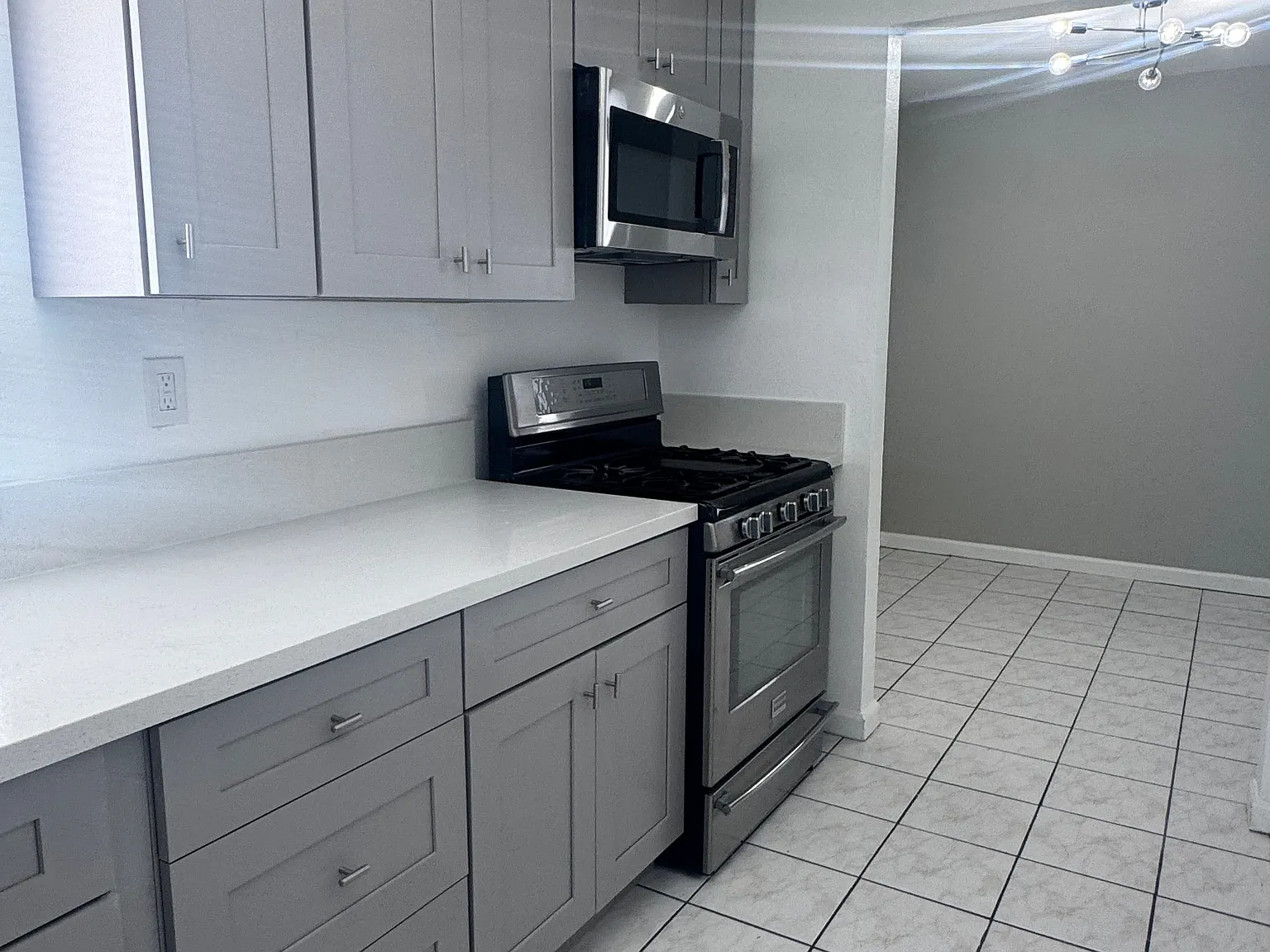 3 bed, 1.0 bath, $3,200 — Photo 2