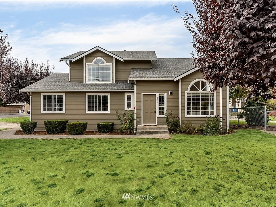 Beautifully presented home in convenient Kent location. New roof!