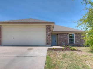 220 Amber Ln, Jarrell, TX 76537