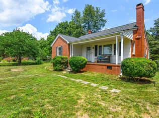 1823 Youngs Mill Rd, Greensboro, NC 27406