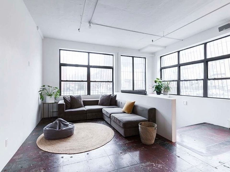 1st image of 315 Berry St APT 104