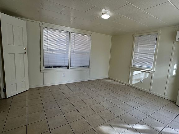3rd image of 413 & 518 Vassar Dr SE #413-A