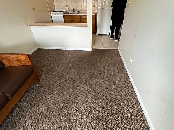 3rd image of 15701 Lamon Ave APT 9