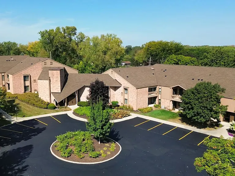 Regal Crest Village — Photo 4