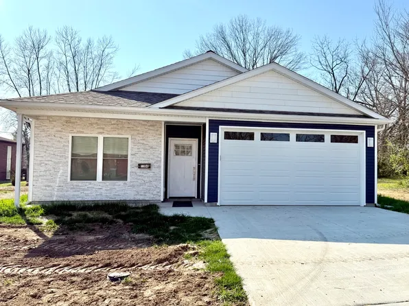 1104 Midway Ct, Marion, IL 62959