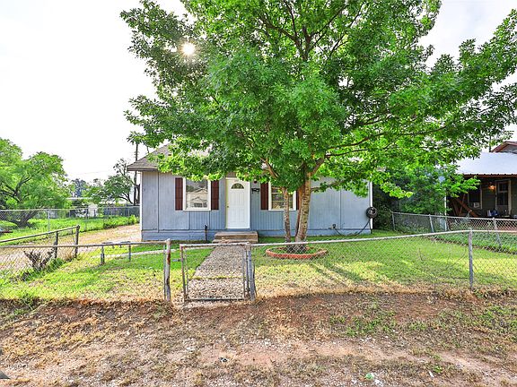 3rd image of 177 Maxwell Dr